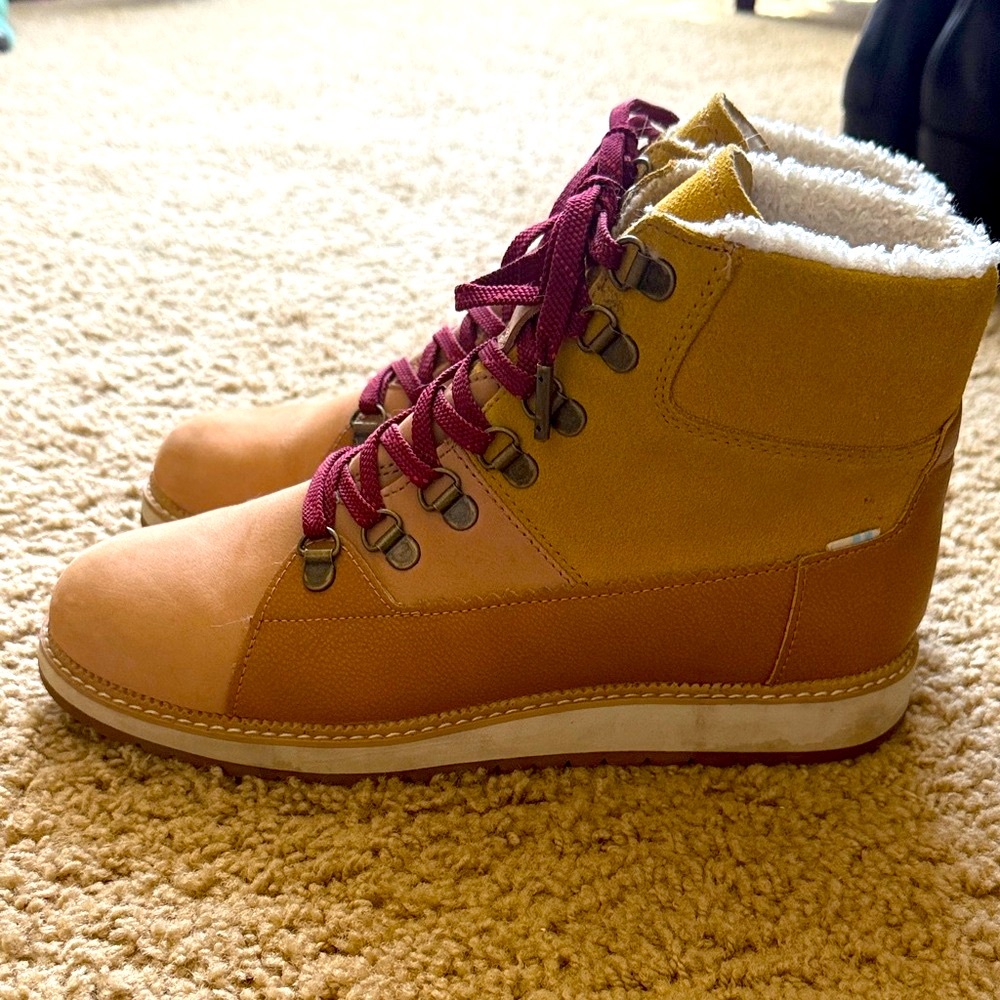 Toms Women's Winter Boots in Tan and Yellow